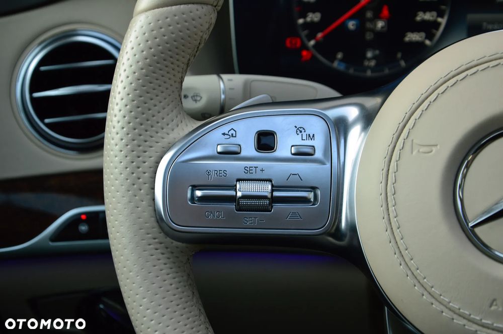 Mercedes-Benz Klasa S 560 4Matic 9G-TRONIC - 26