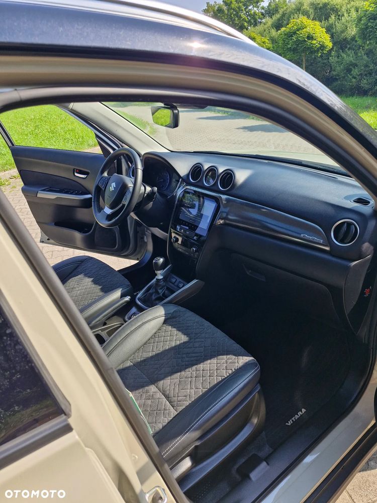 Suzuki Vitara 1.4 Boosterjet mHEV Elegance Sun 4WD - 9
