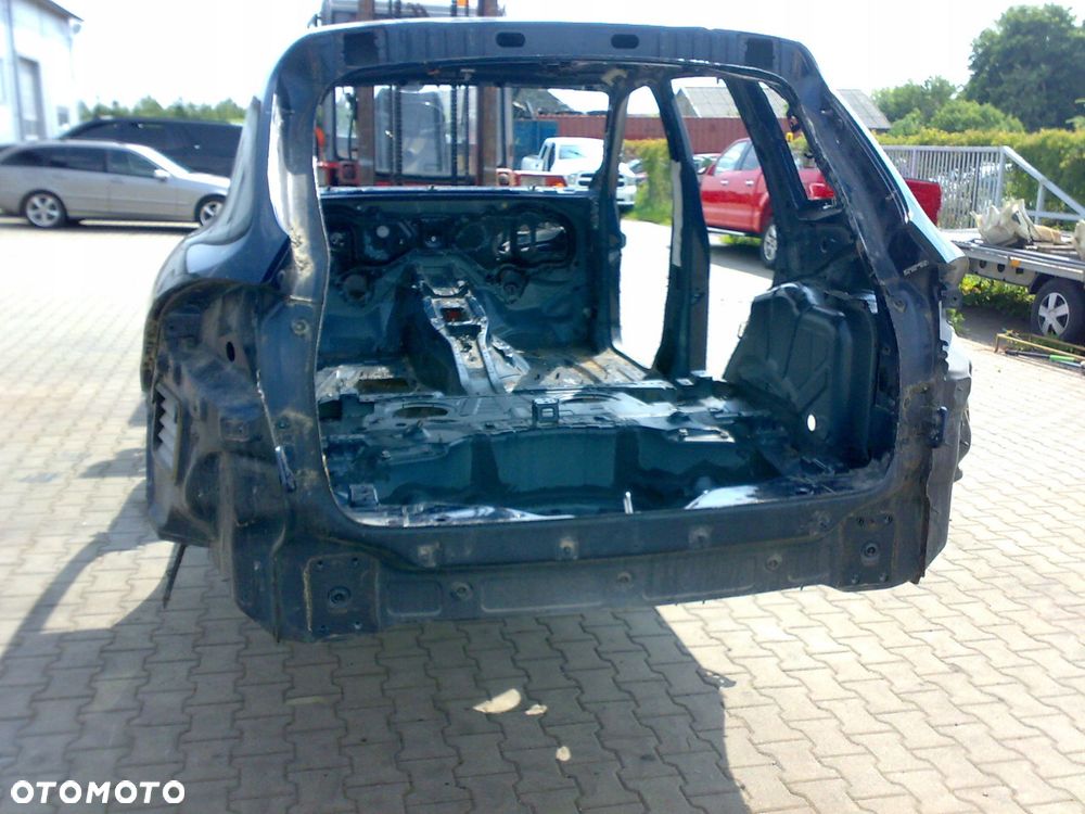 porsche cayenne ii 7p (92a) 10-17 pas tylny tył podłoga bagażnika wanna - 1