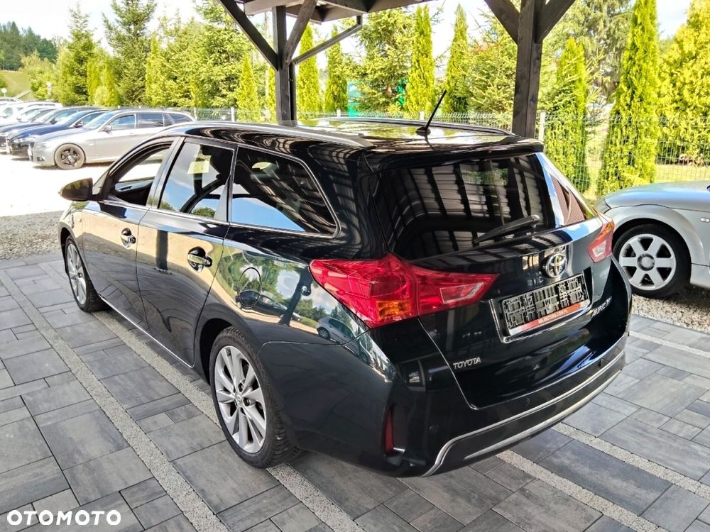 Toyota Auris - 4