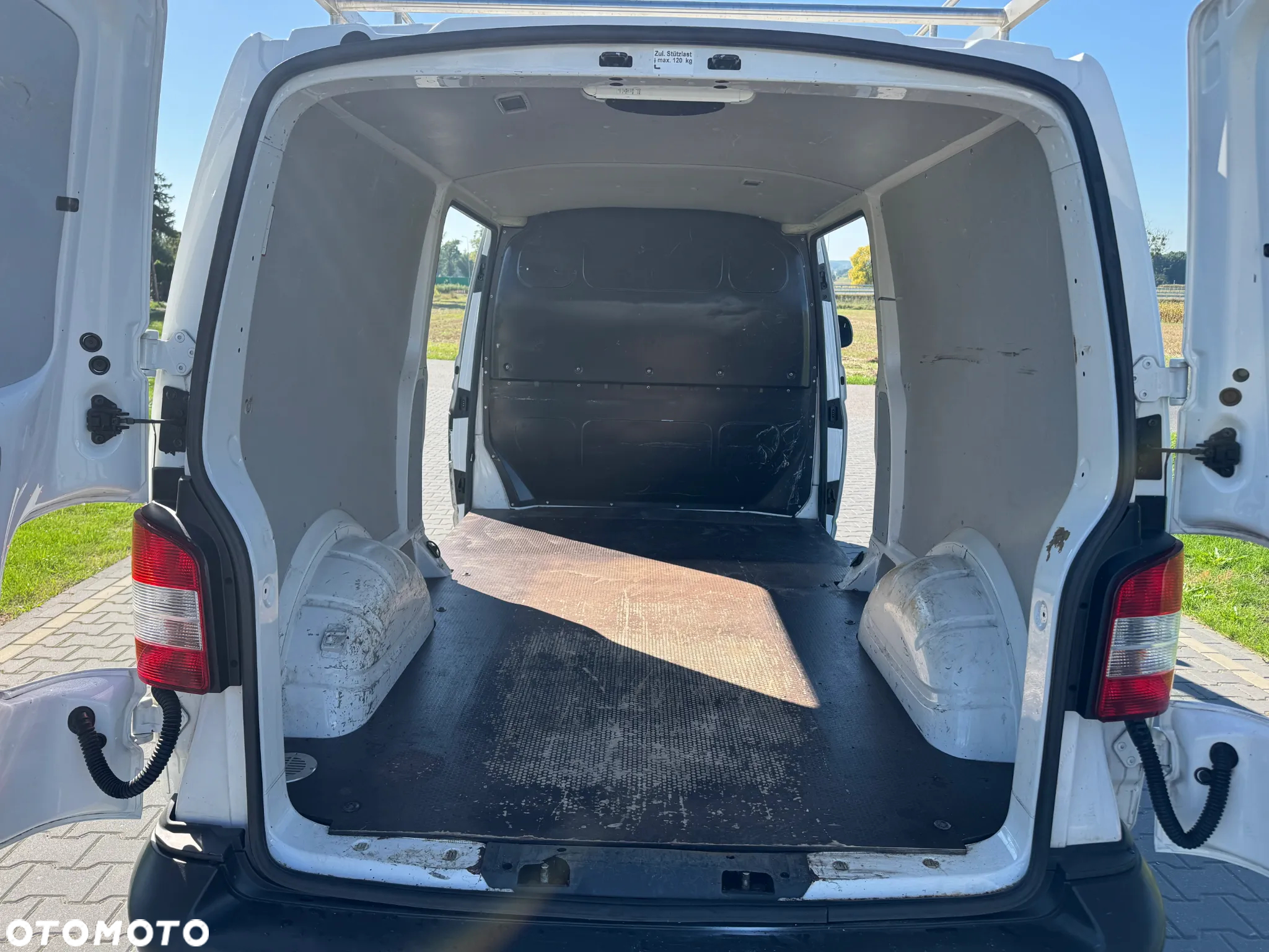 Volkswagen Transporter - 9