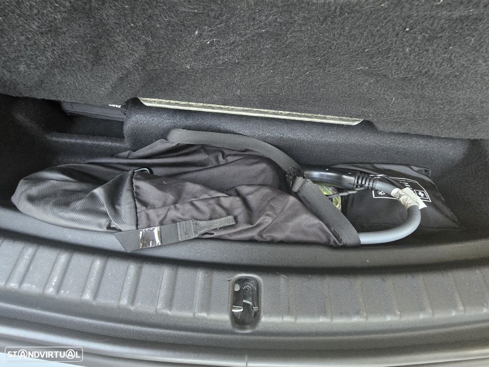 BMW 225xe Active Tourer e xDrive Pack Desportivo M - 10