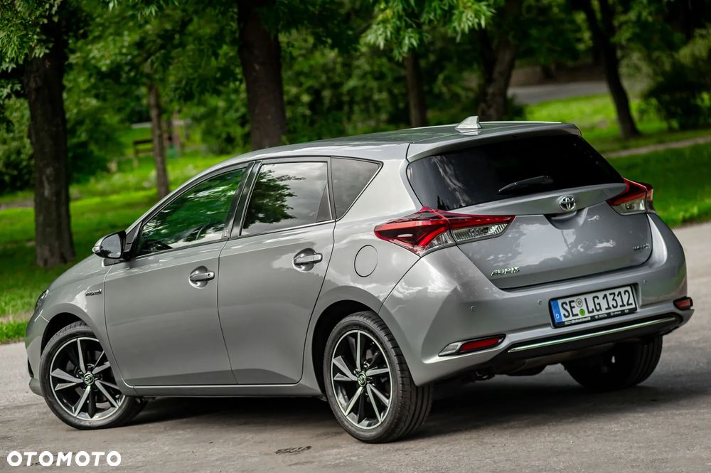 Toyota Auris Hybrid 135 Premium - 3