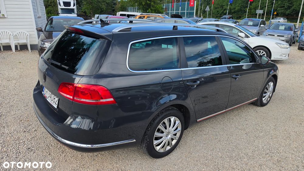Volkswagen Passat 1.6 TDI BlueMotion Technology Comfortline - 14