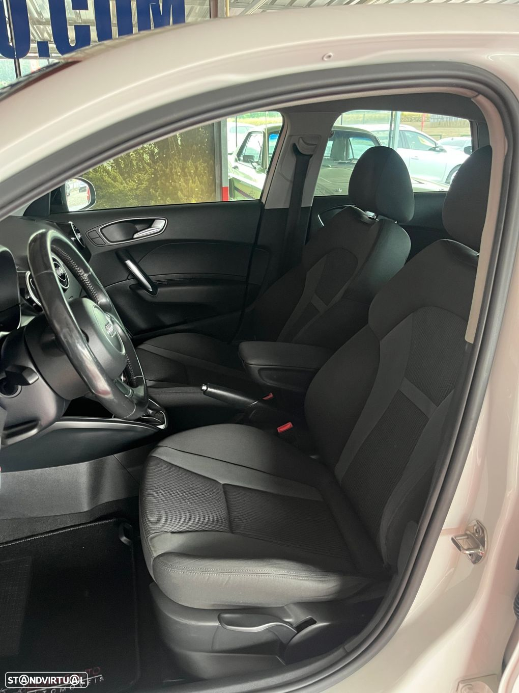 Audi A1 Sportback 1.4 TDI Design S tronic - 25