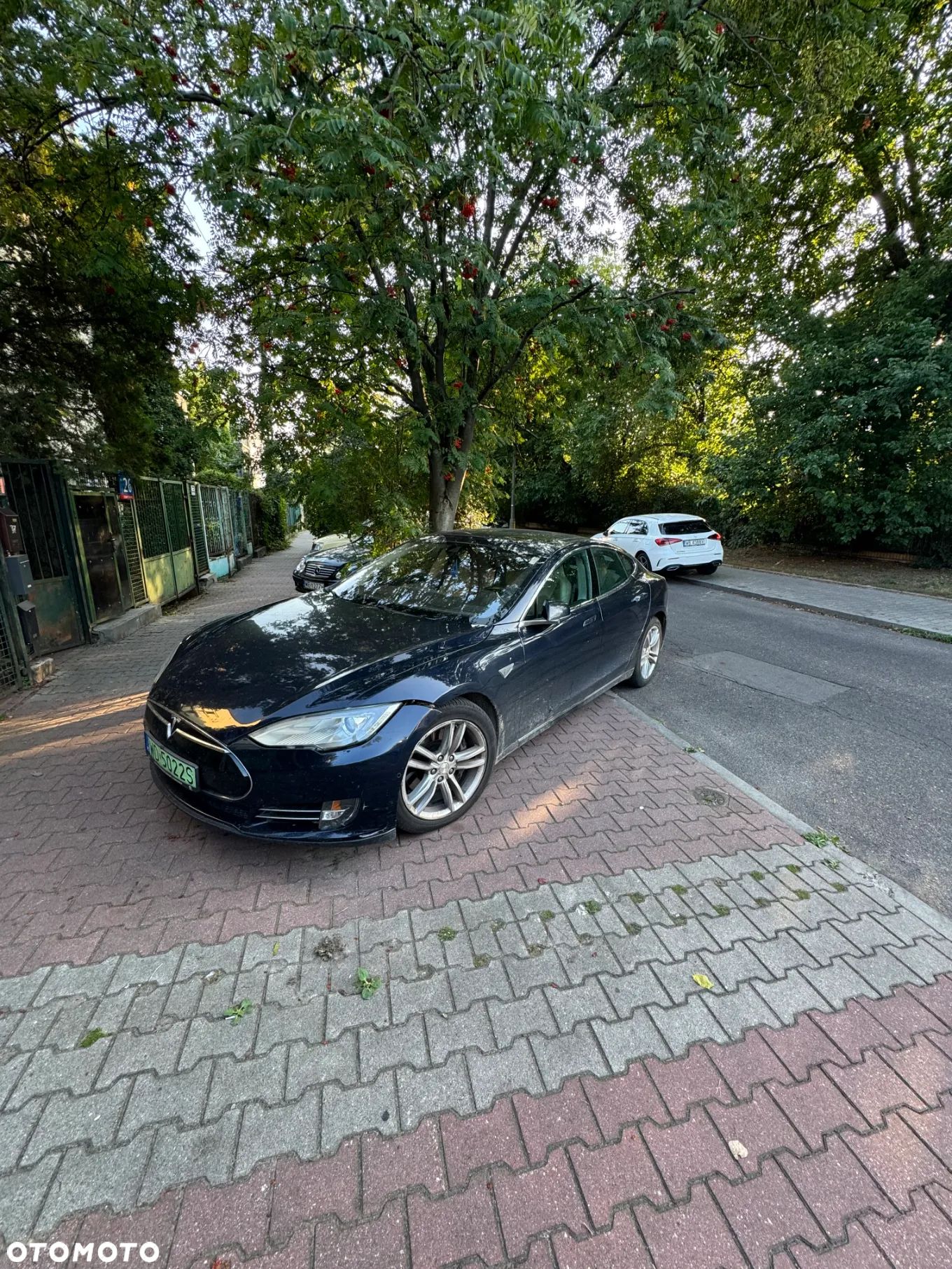 Tesla Model S 85D Allradantrieb - 1