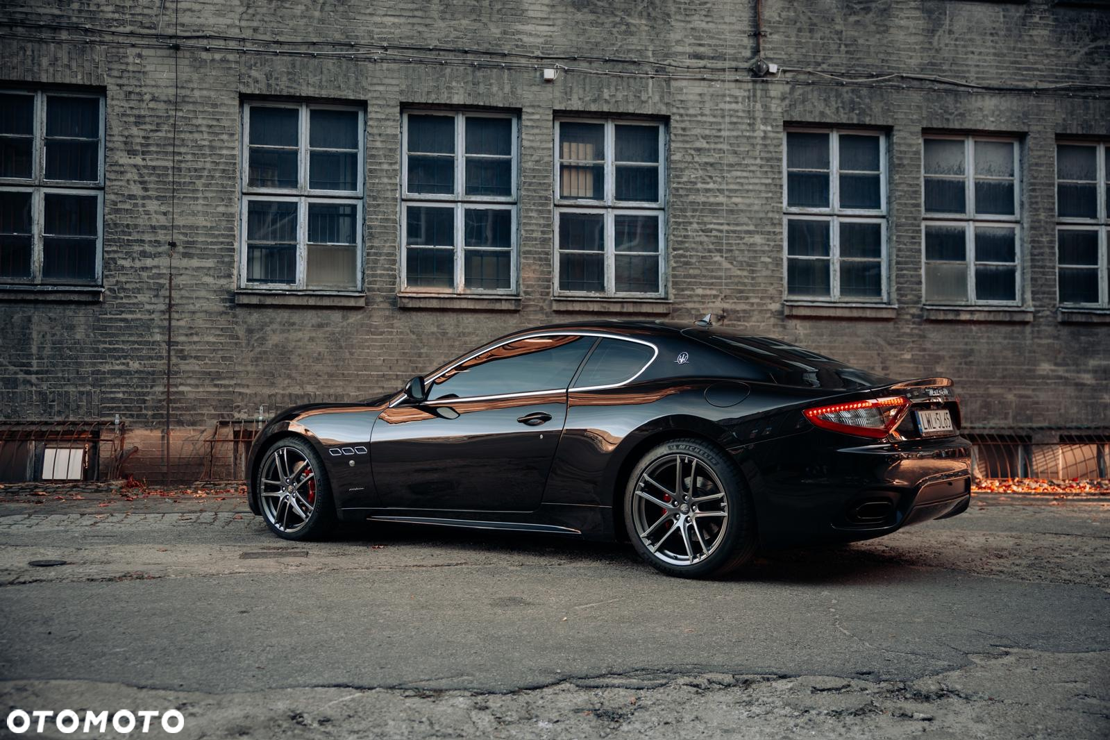 Maserati GranTurismo S - 18