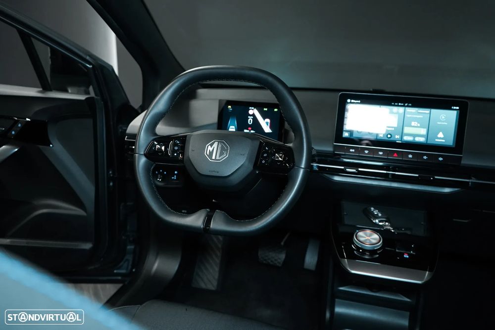 MG MG4 64 kWh Luxury - 25