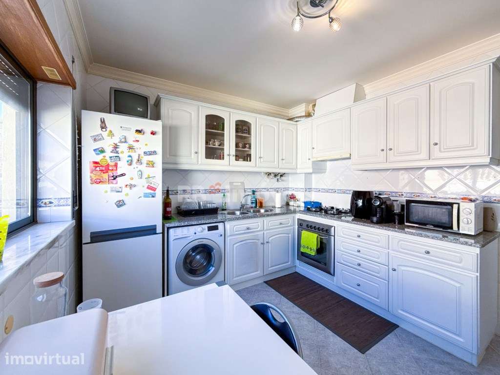 Apartamento T3 com sótão e garagem - Grande imagem: 2/37
