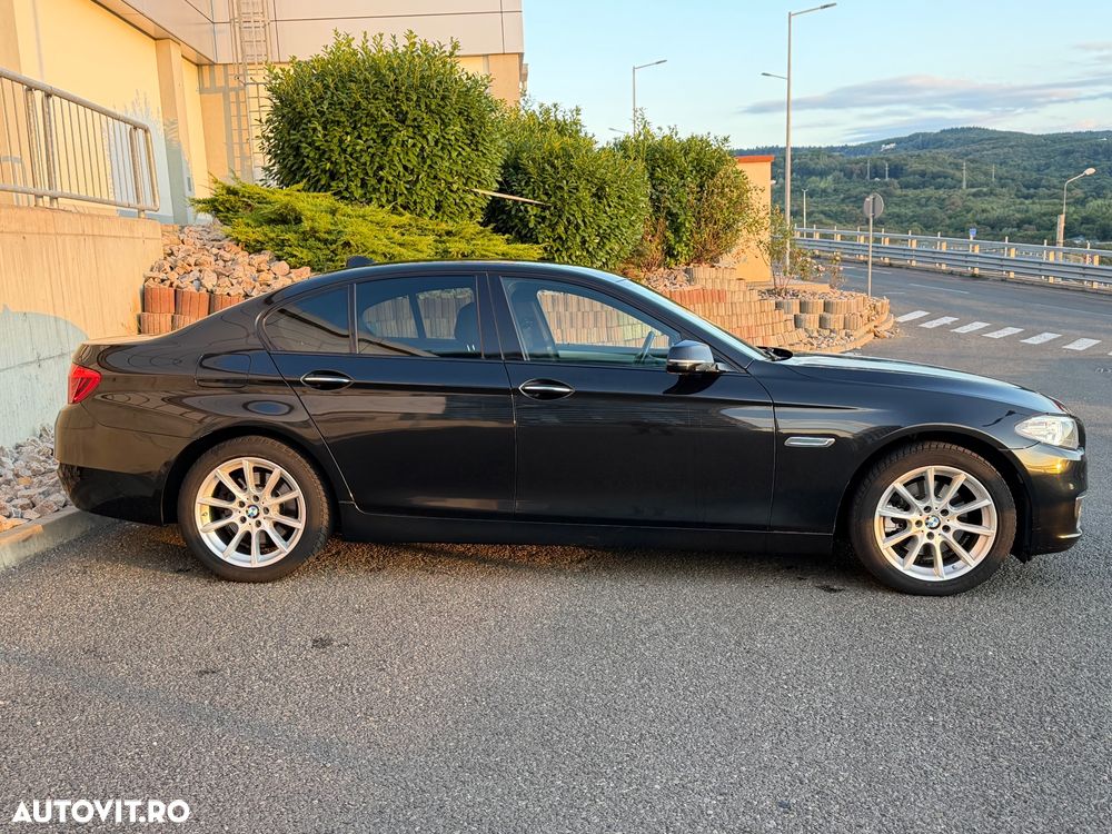 BMW Seria 5 520d xDrive - 5