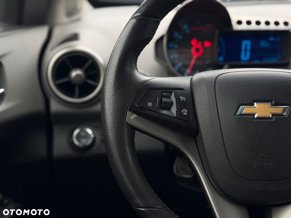 Chevrolet Aveo 1.6 LTZ - 17