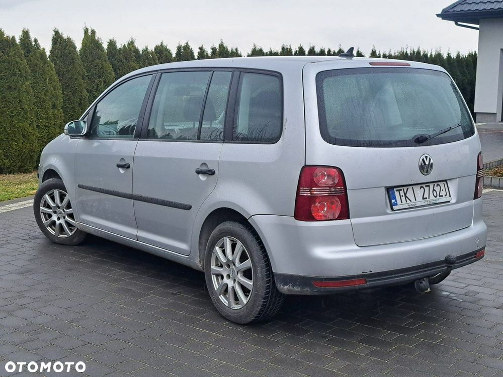 Volkswagen Touran - 13