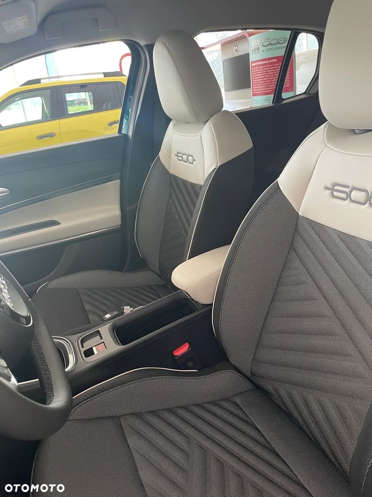 Fiat 600 1.2 Turbo La Prima eDCT - 10