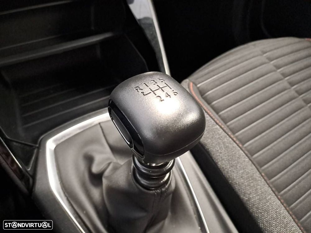 Peugeot 2008 1.2 PureTech Active Pack - 22