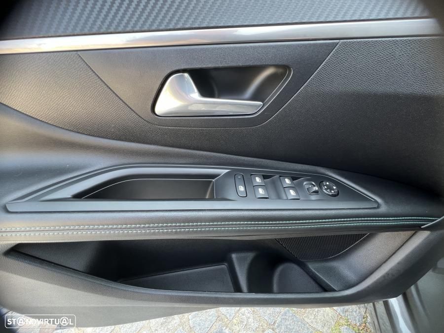 Peugeot 3008 1.6 Hybrid Allure e-EAT8 - 19