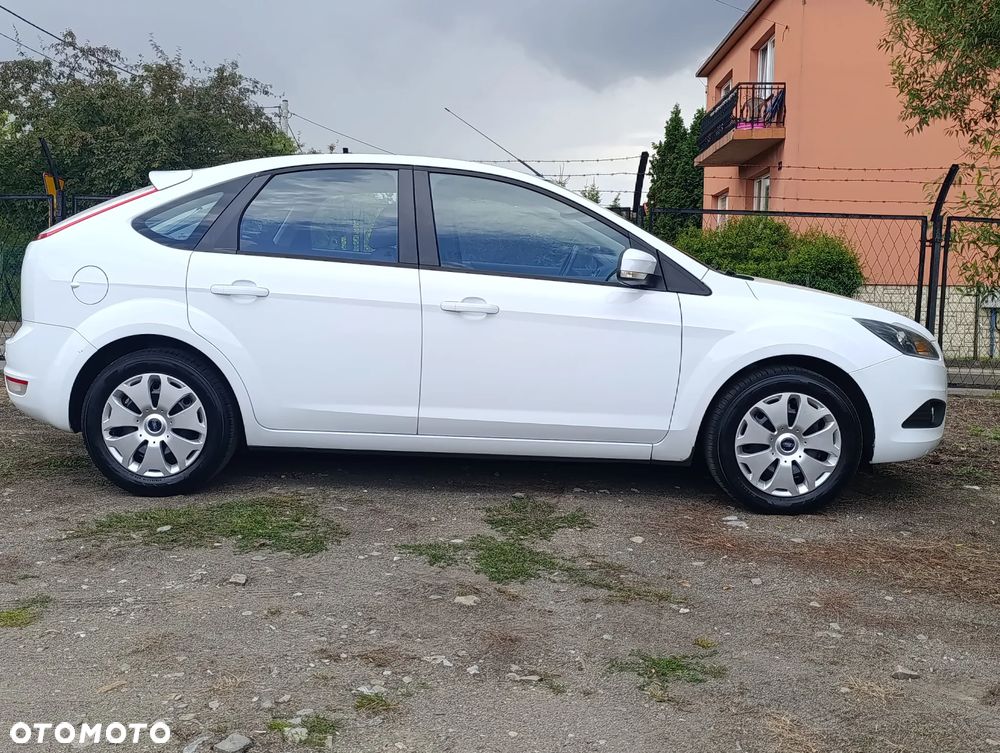Ford Focus 1.6 Trend - 12