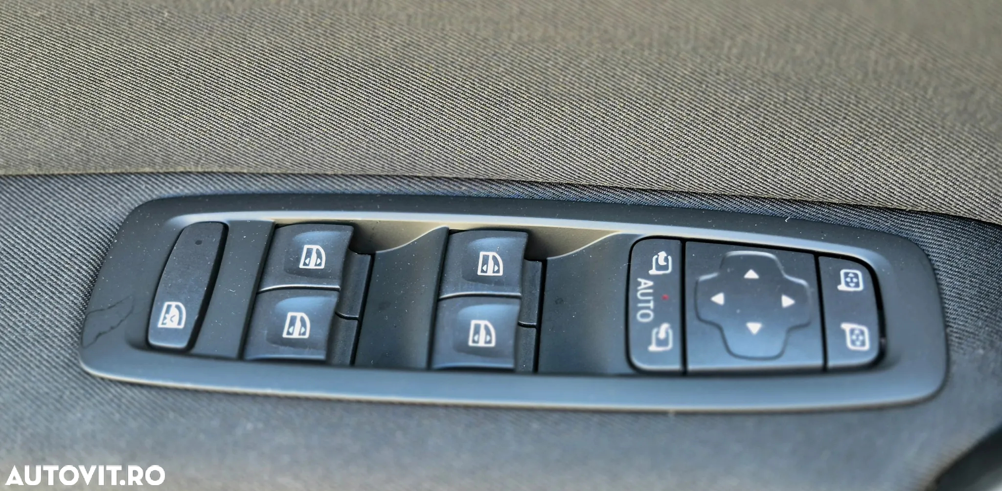 Renault Megane Grandtour E-TECH Plug-in 160 BUSINESS EDITION - 18
