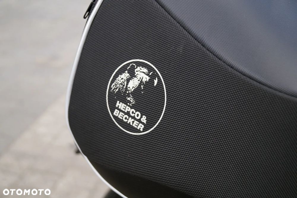 Suzuki GSX - 18