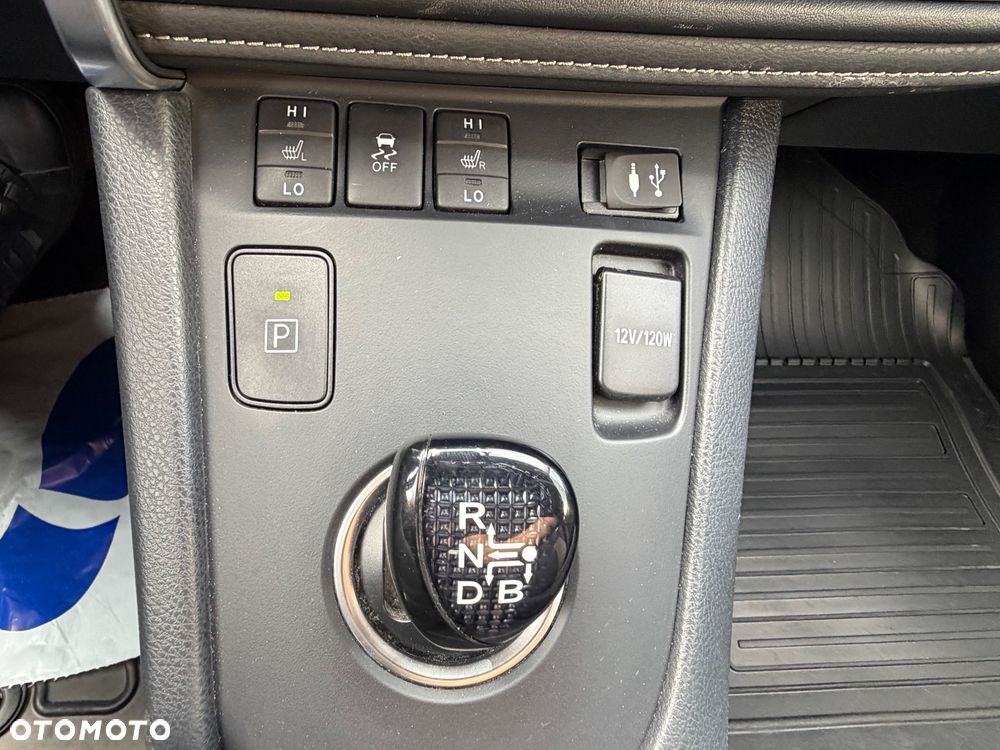 Toyota Auris 1.8 HSD Prestige NAVI - 29
