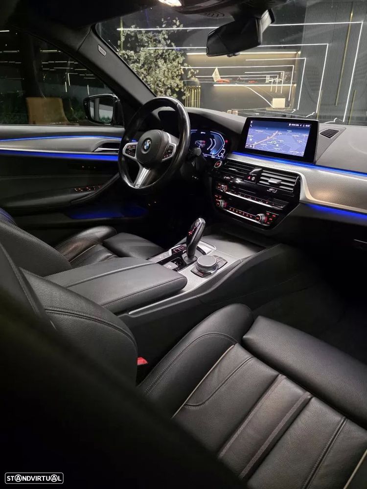 BMW 530 e Pack Desportivo M foto 3