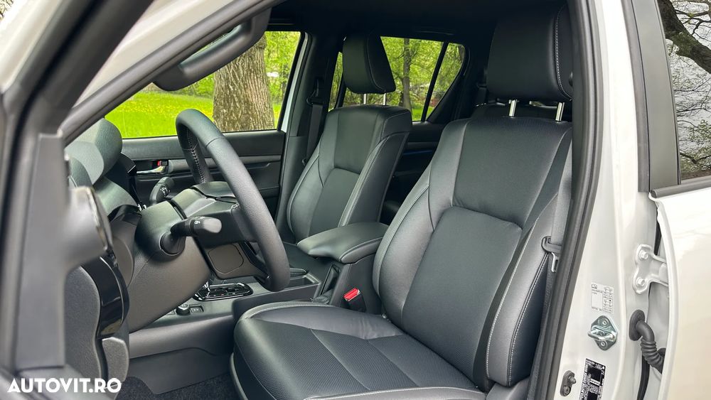 Toyota Hilux 2.8D 204CP 4x4 Double Cab AT MHEV Invincible Color Edition (3E5) - 18