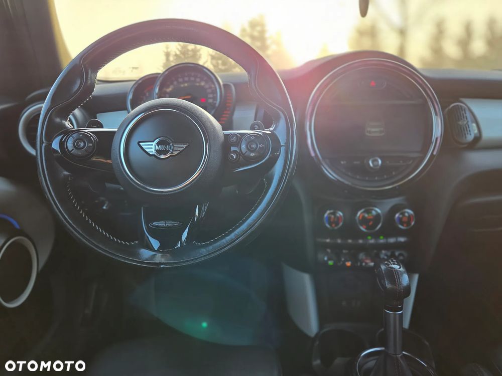 MINI Cooper S Standard - 5