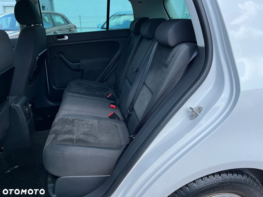 Volkswagen Golf Plus - 24