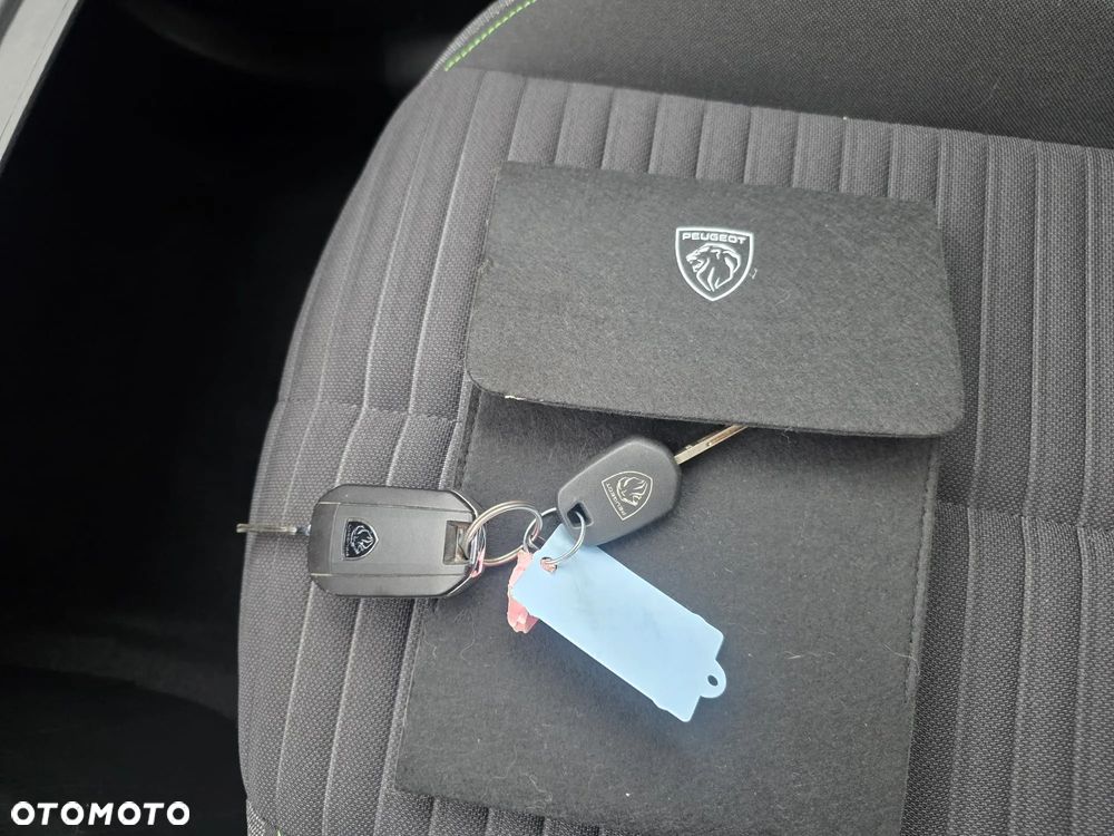 Peugeot 208 PureTech 100 Active - 22