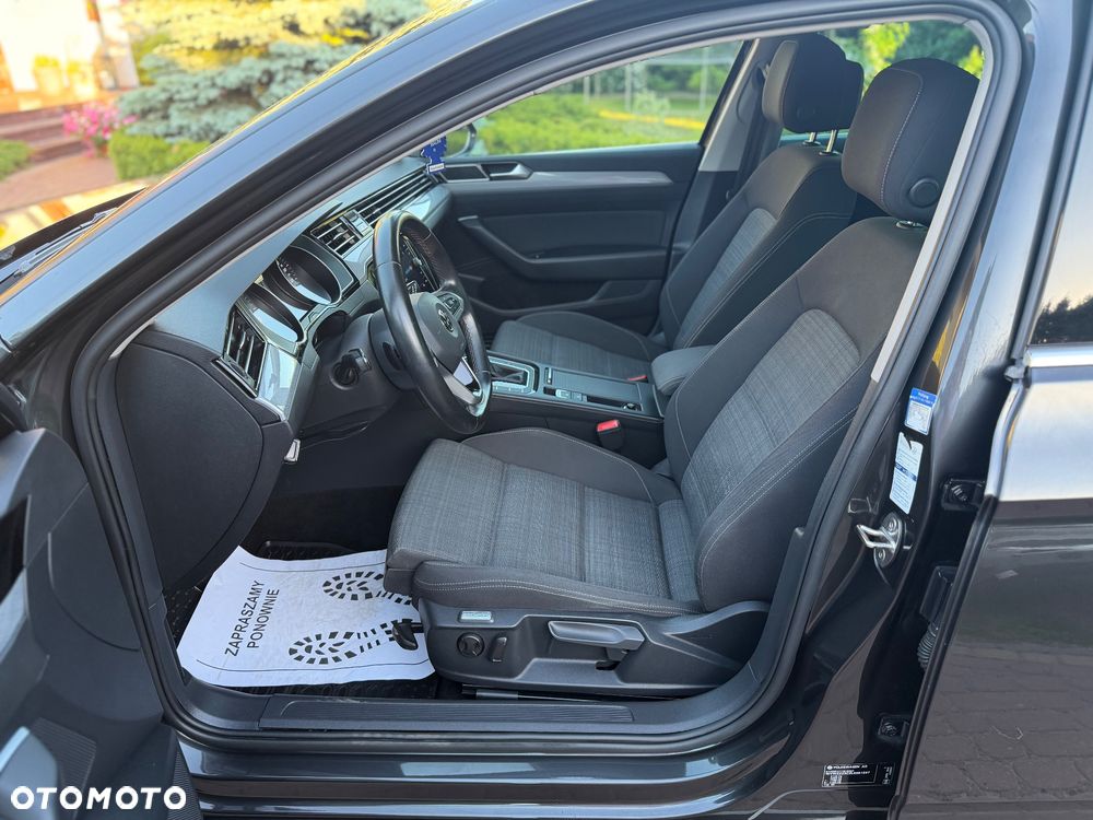 Volkswagen Passat 2.0 TDI SCR DSG Business - 13