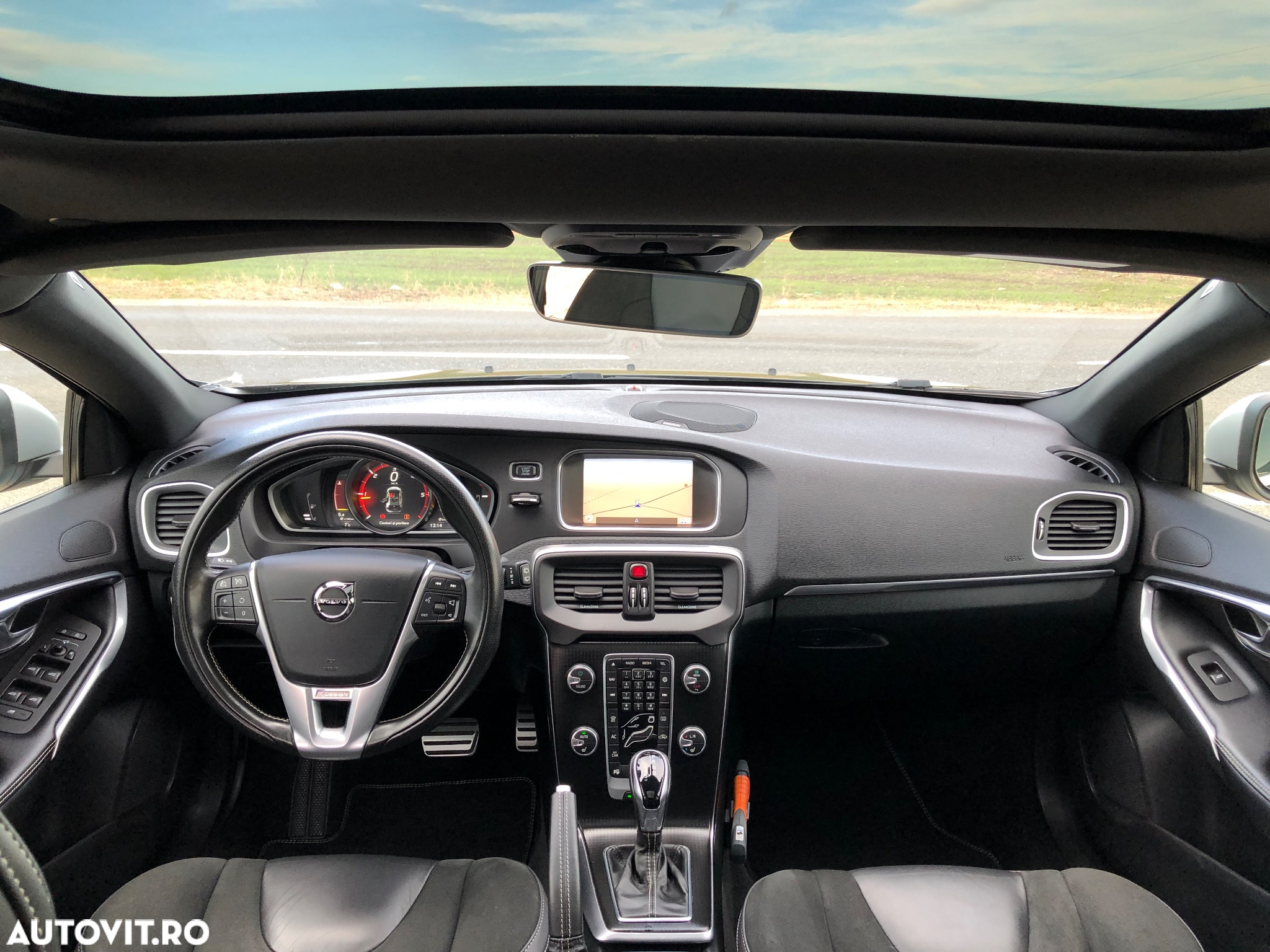 Volvo V40 D3 Geartronic RDesign - 17