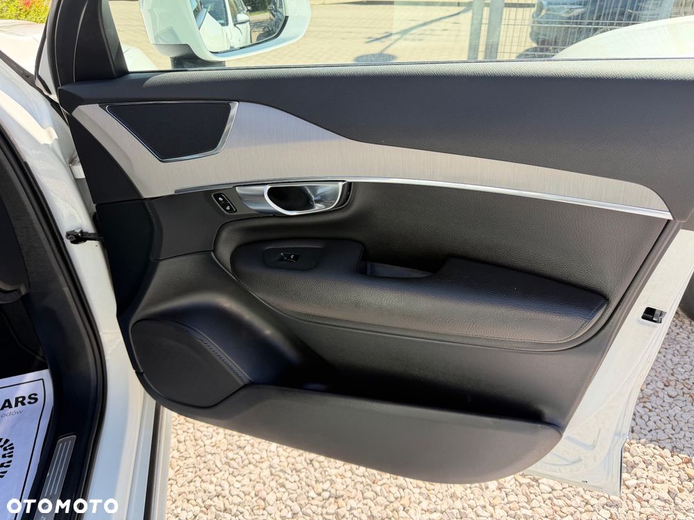 Volvo XC 90 B5 D AWD Momentum Pro 7os - 37