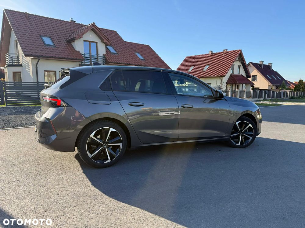 Opel Astra 1.2 T Elegance S&S - 2