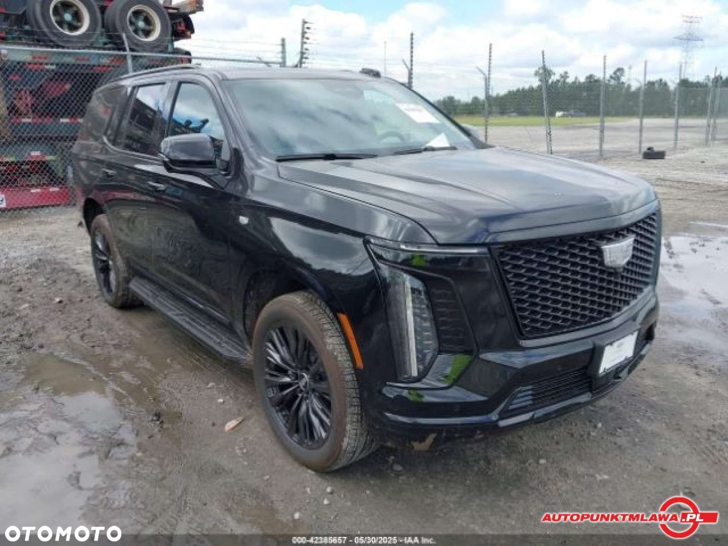 Cadillac Escalade - 1