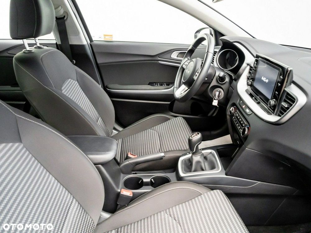 Kia Ceed 1.5 T-GDI M - 24
