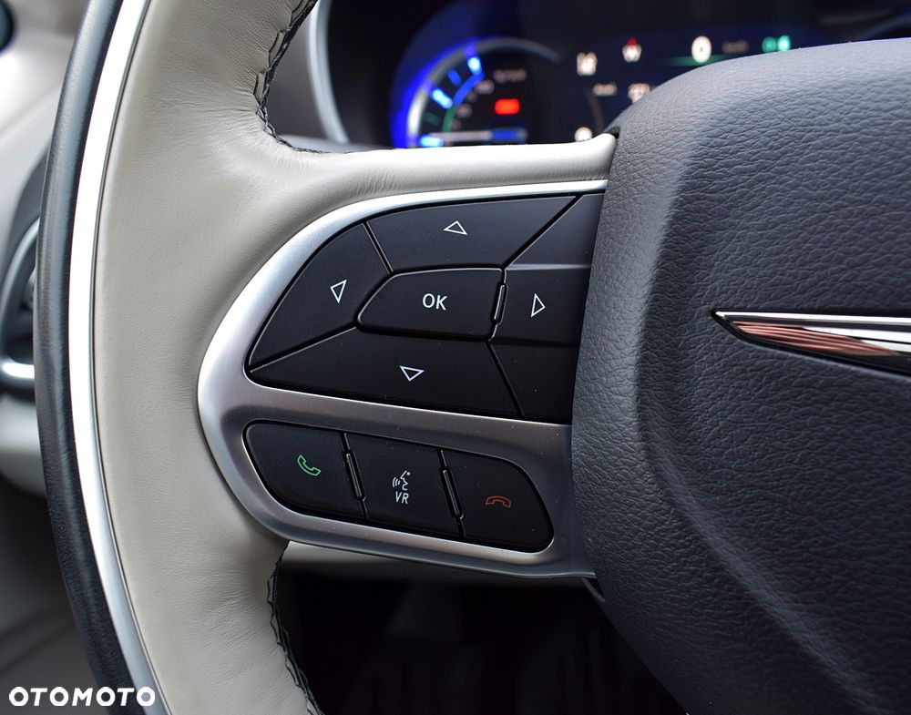 Chrysler Pacifica - 9