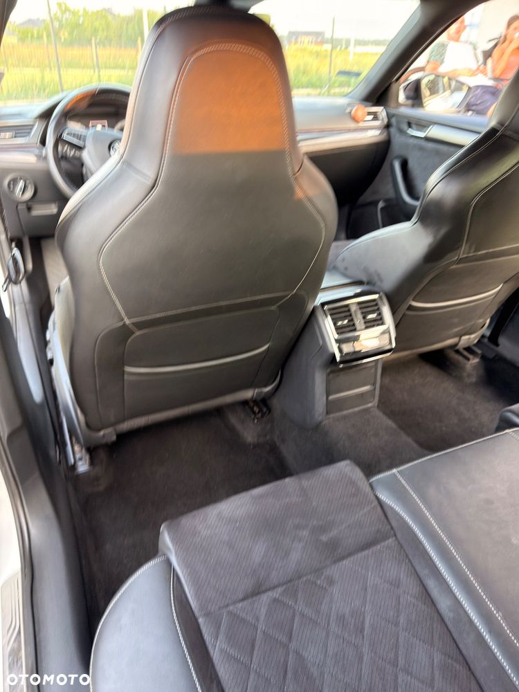 Skoda Superb 2.0 TDI DSG Sportline - 12