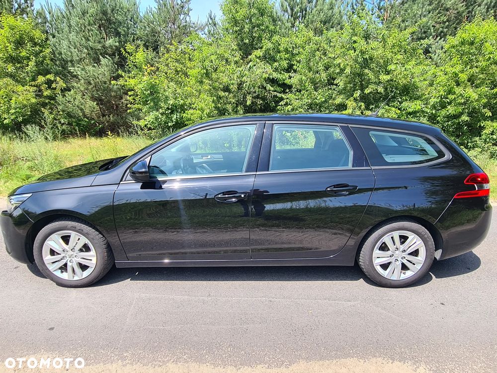 Peugeot 308 - 8