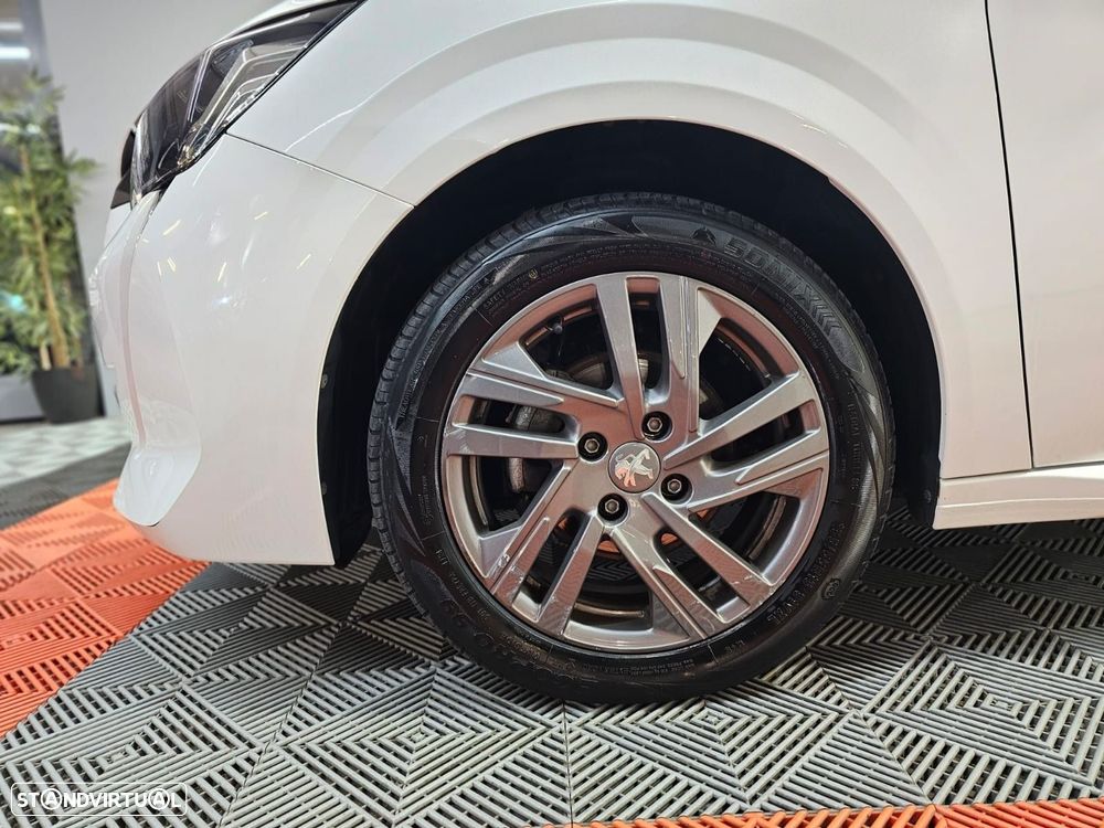 Peugeot 208 - 10