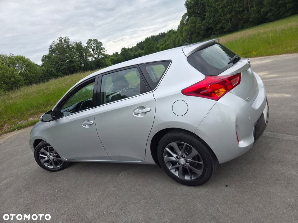 Toyota Auris 1.6 Valvematic Life - 8