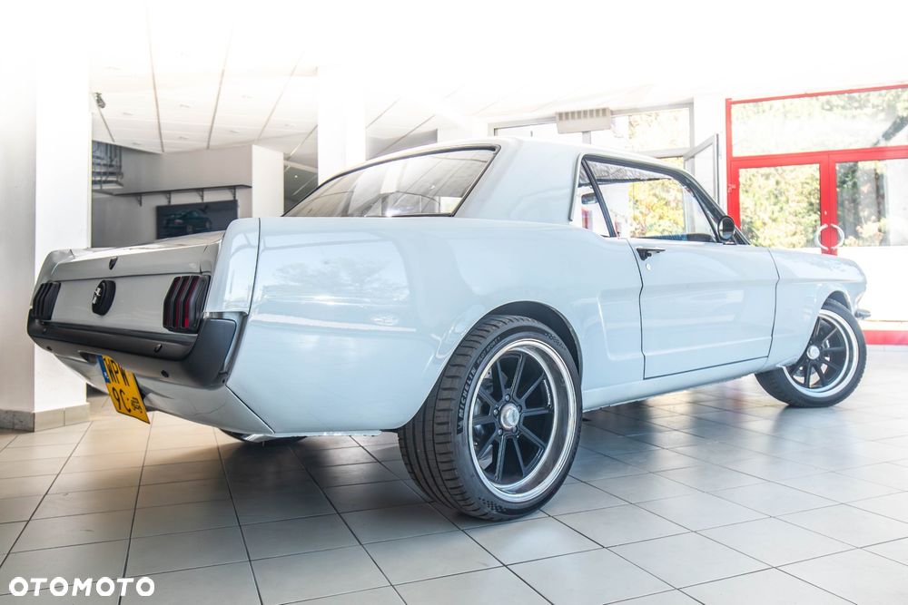 Ford Mustang - 5
