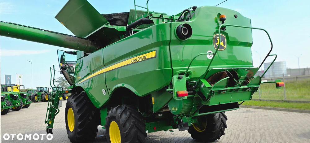 John Deere S770 - 23