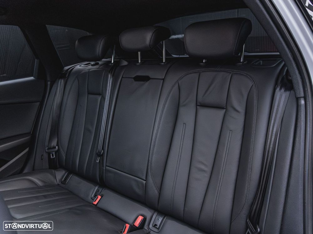 Audi A4 2.0 TDI S-line S tronic - 26