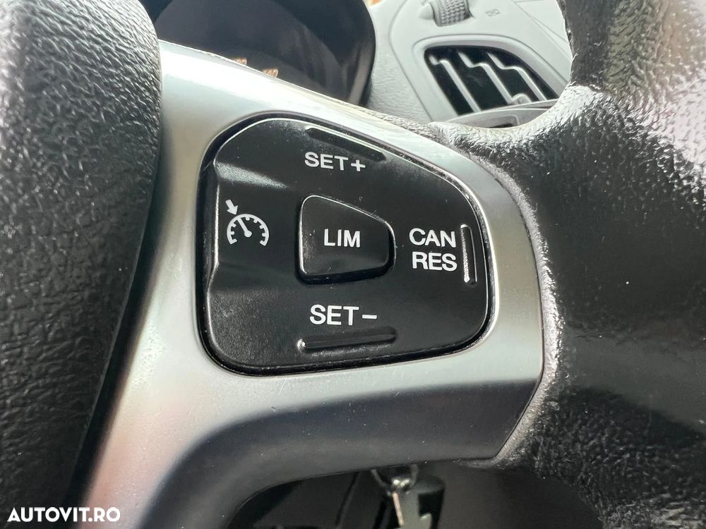 Ford Tourneo Courier 1.0 EcoBoost Trend - 5
