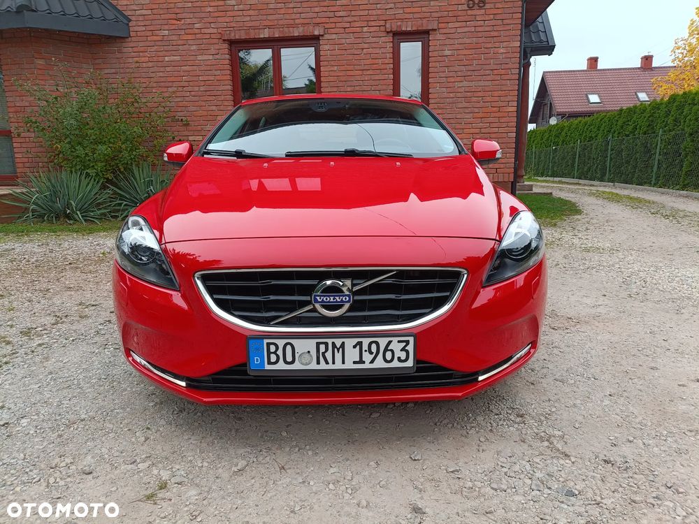 Volvo V40 2012 photo 2