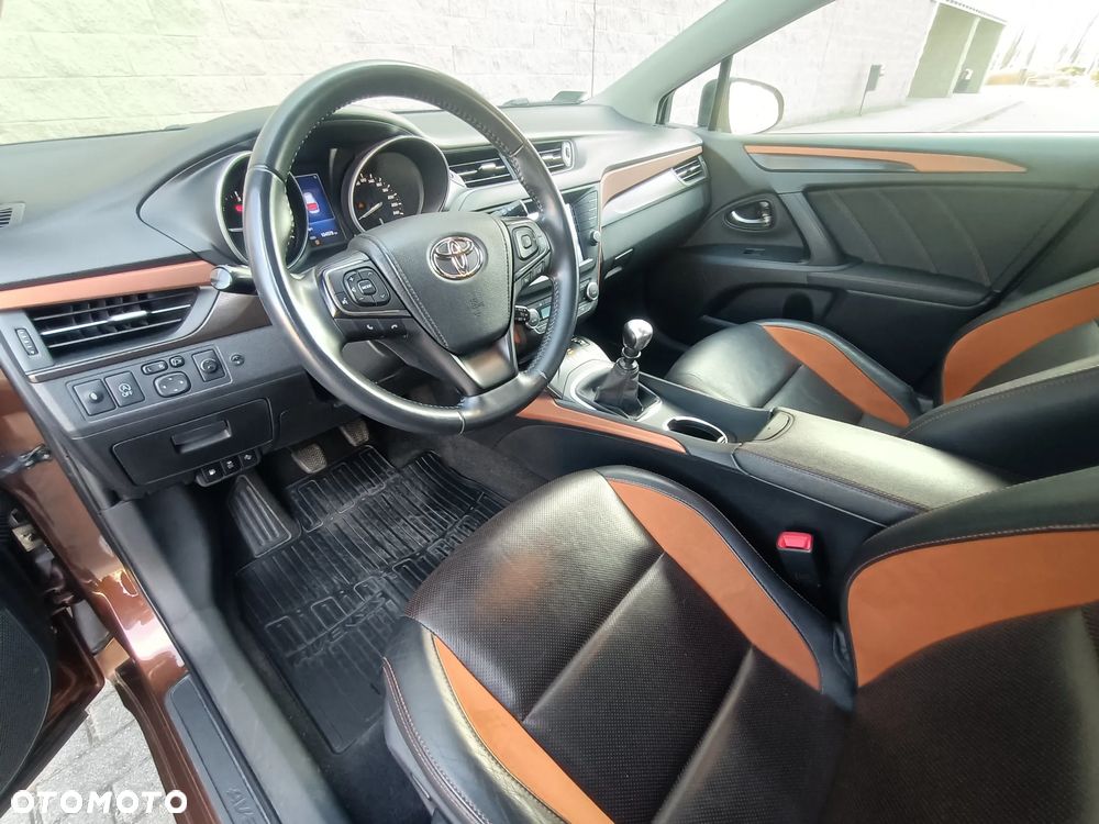 Toyota Avensis 2.0 D-4D Premium - 5