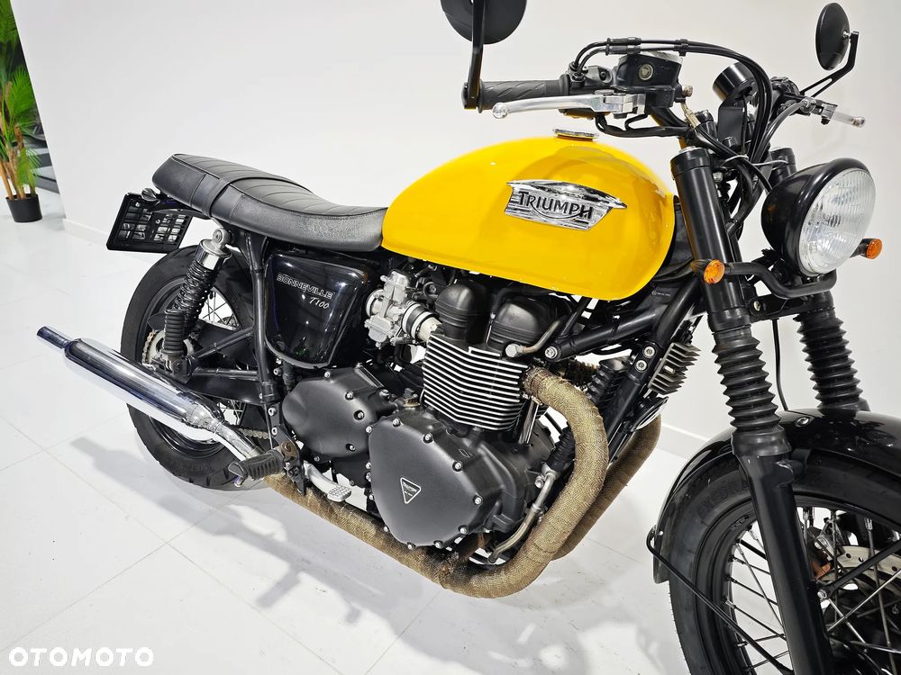 Triumph Bonneville - 6