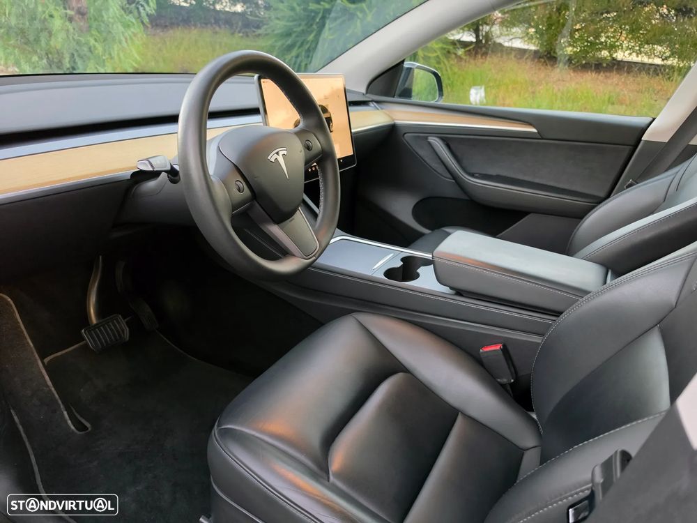 Tesla Model Y 2023 photo 4