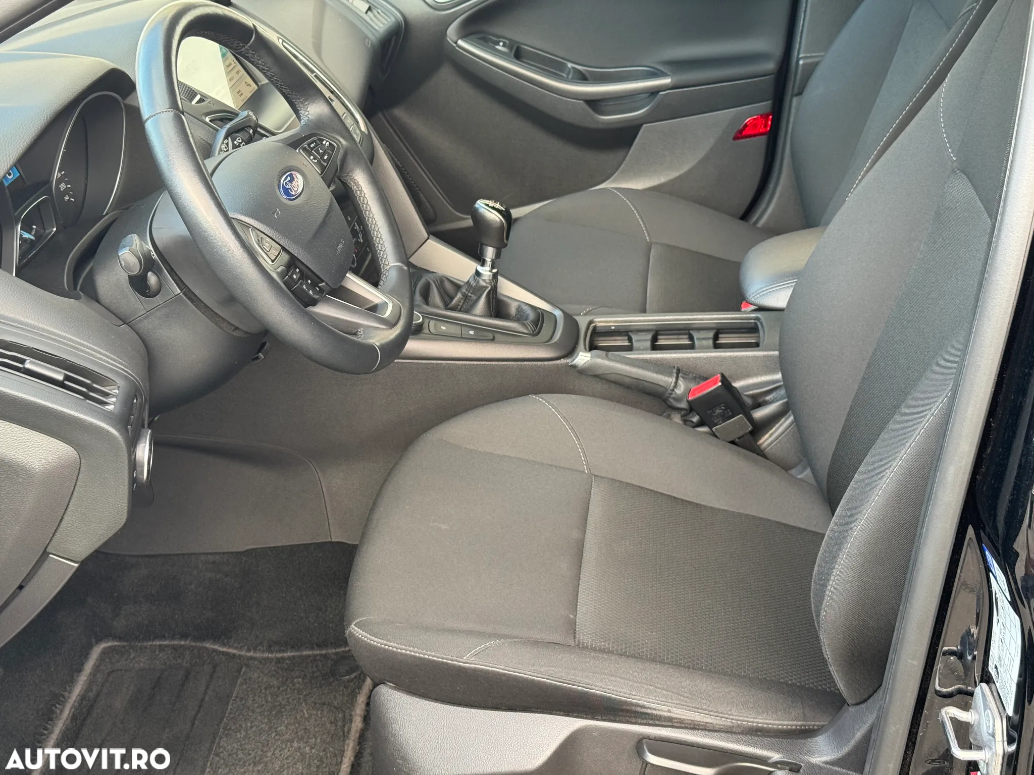 Ford Focus 1.0 EcoBoost 6MT MHEV Active - 24