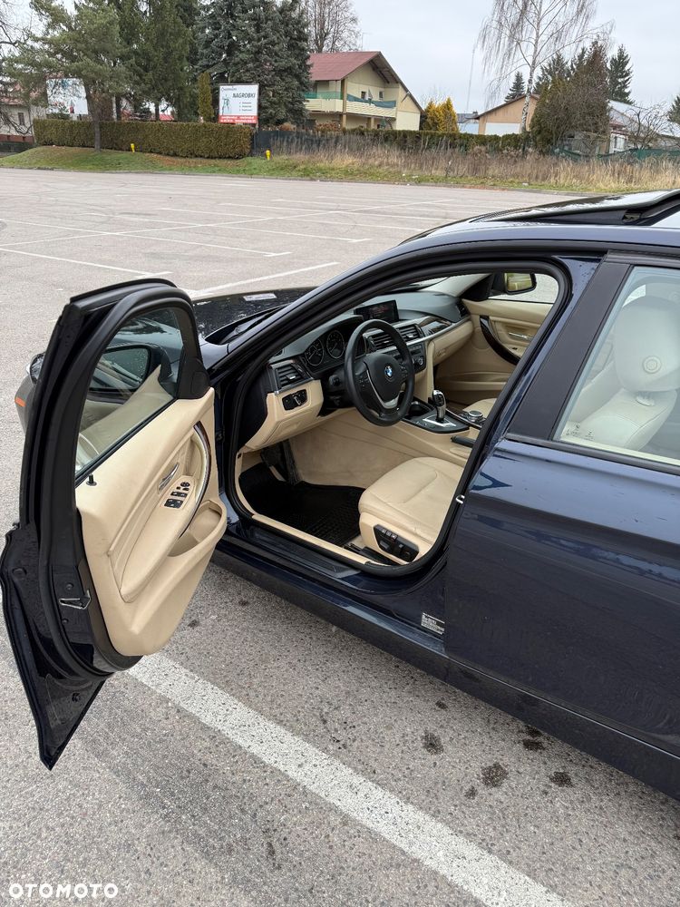 BMW Seria 3 328i xDrive - 10