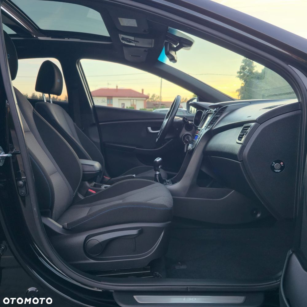 Hyundai i30 blue 1.6 GDI Passion - 30